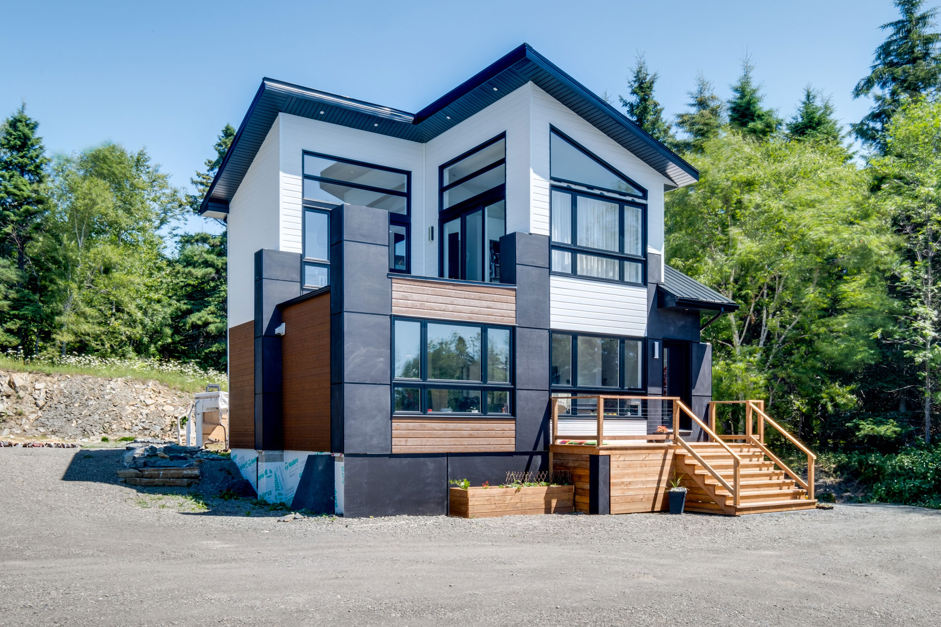 batitech-maison-prefabriquee-urbaine-2-etages-facade-angle-prefabricated-townhouse